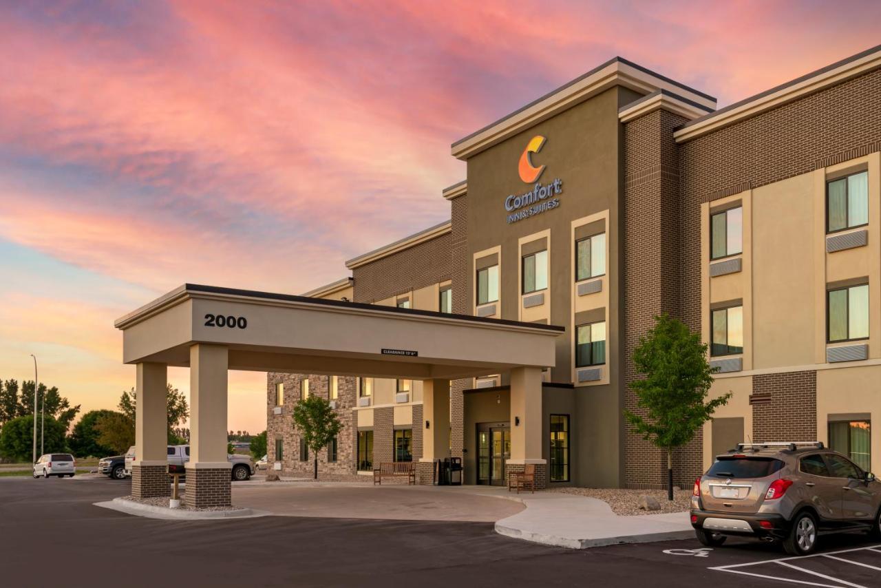 מנקאטו Comfort Inn & Suites מראה חיצוני תמונה