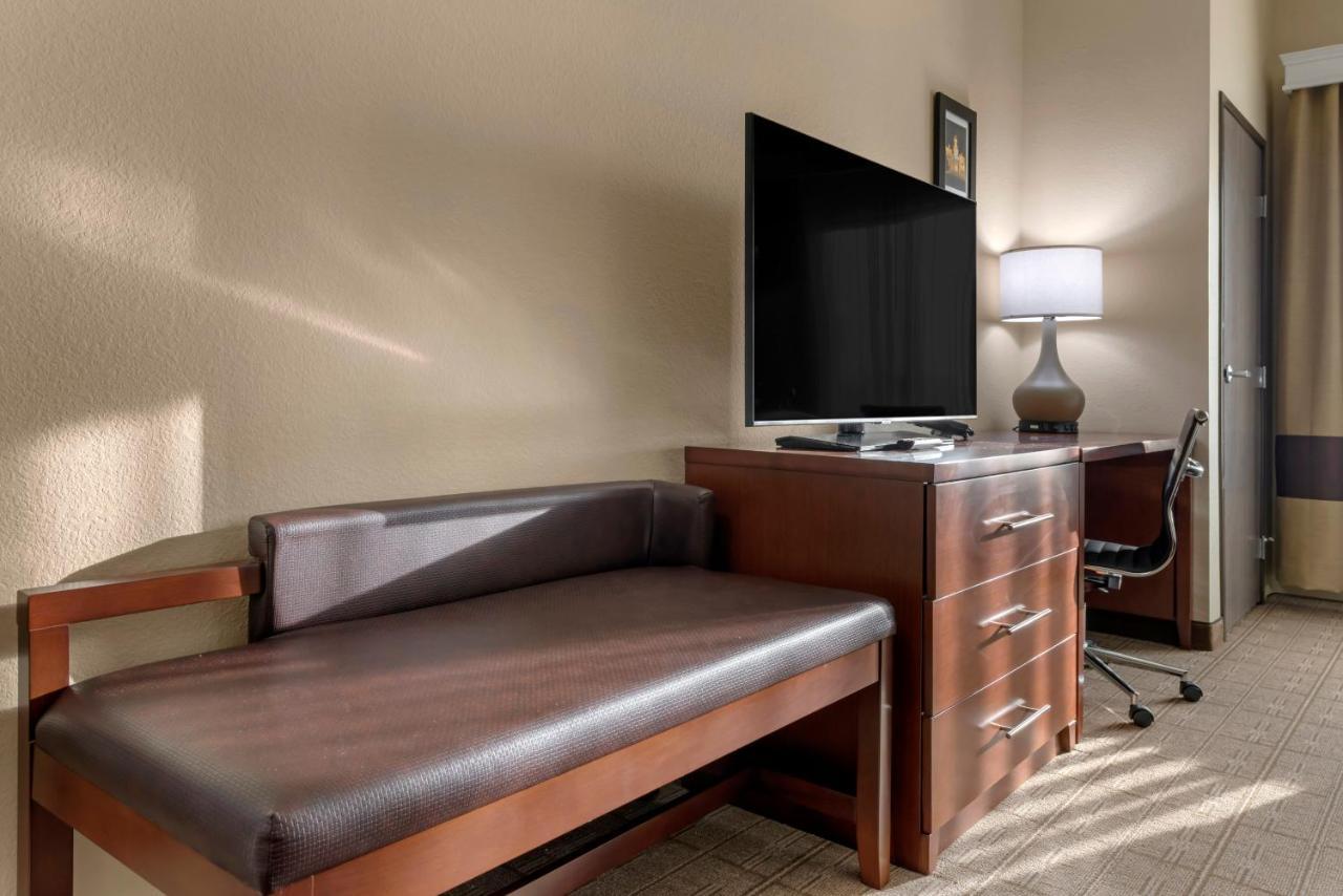 מנקאטו Comfort Inn & Suites מראה חיצוני תמונה
