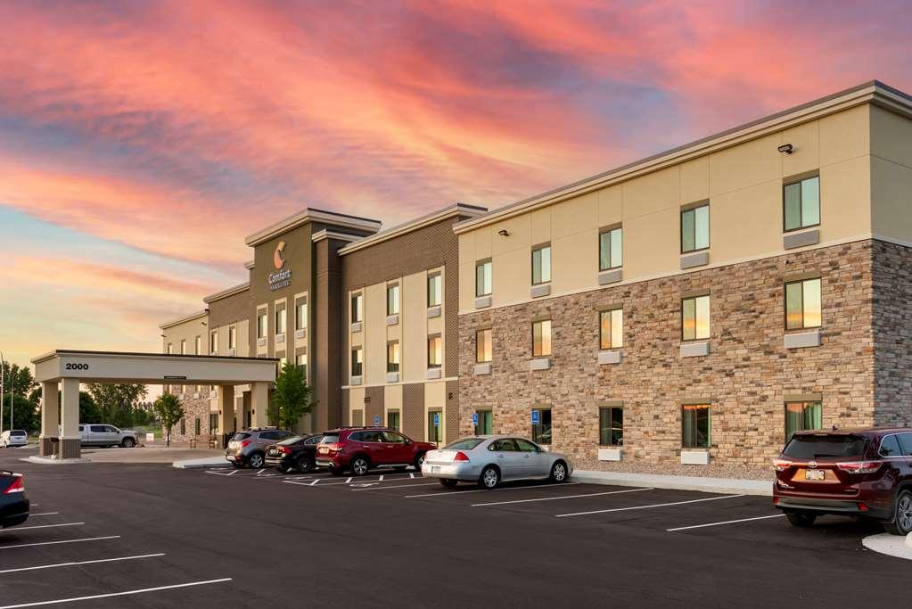 מנקאטו Comfort Inn & Suites מראה חיצוני תמונה